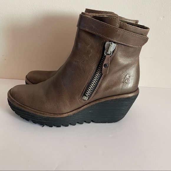 Fly London Yava Women's Wedge Boot size 38 - Picture 2 of 8